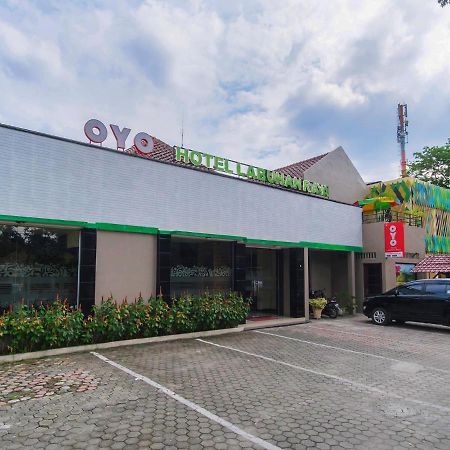 Oyo 741 Hotel Labuhan Raya Medan Exterior foto
