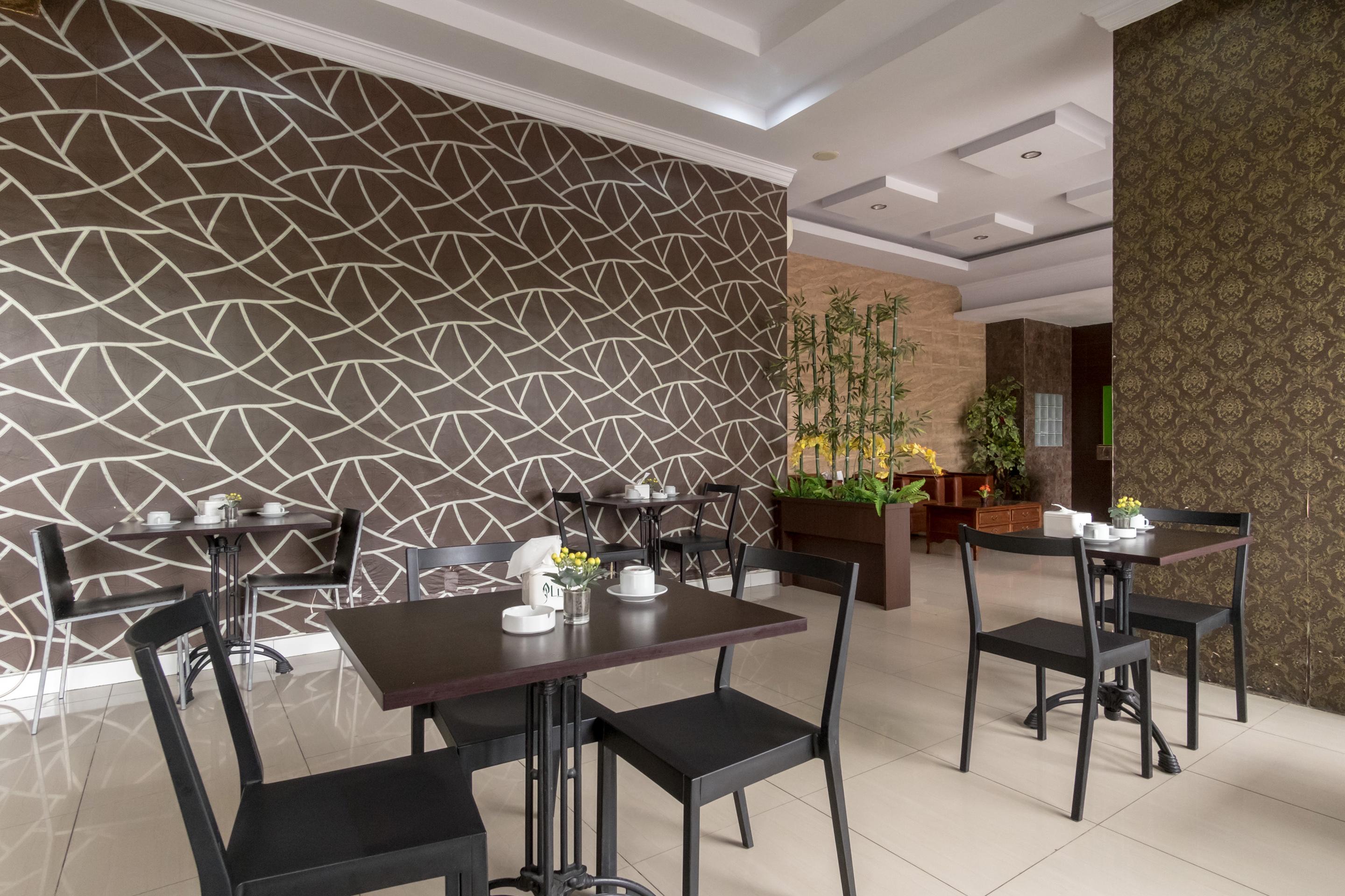 Oyo 741 Hotel Labuhan Raya Medan Exterior foto