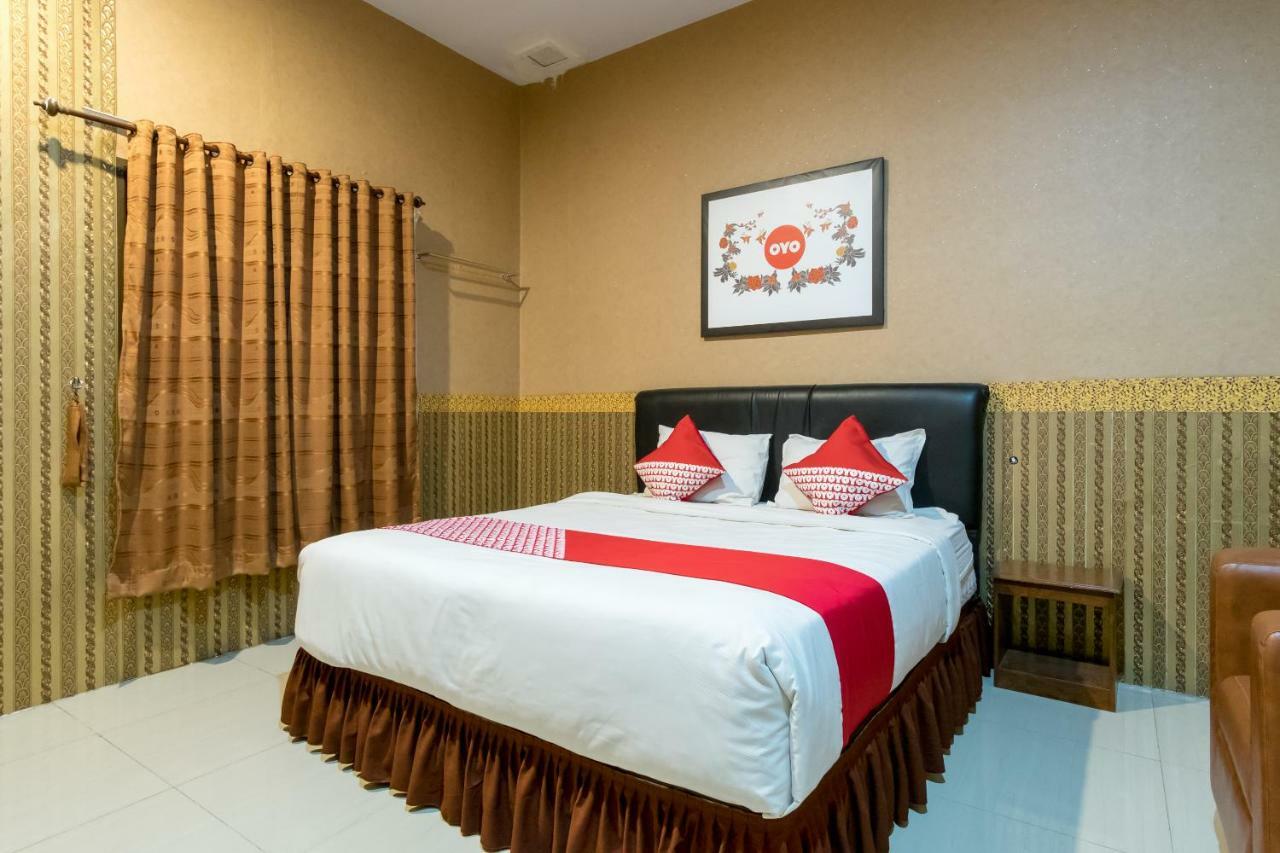 Oyo 741 Hotel Labuhan Raya Medan Exterior foto
