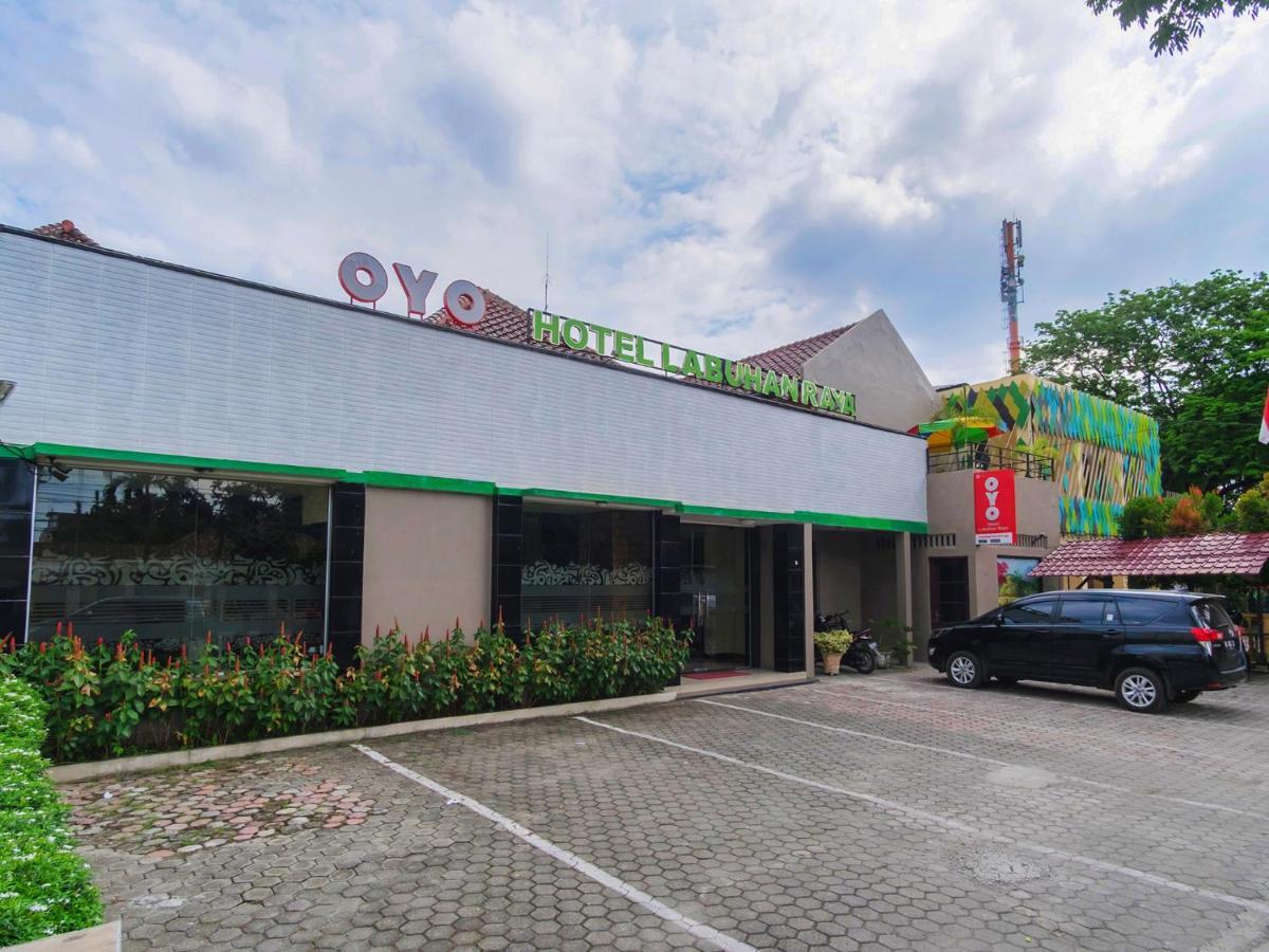 Oyo 741 Hotel Labuhan Raya Medan Exterior foto