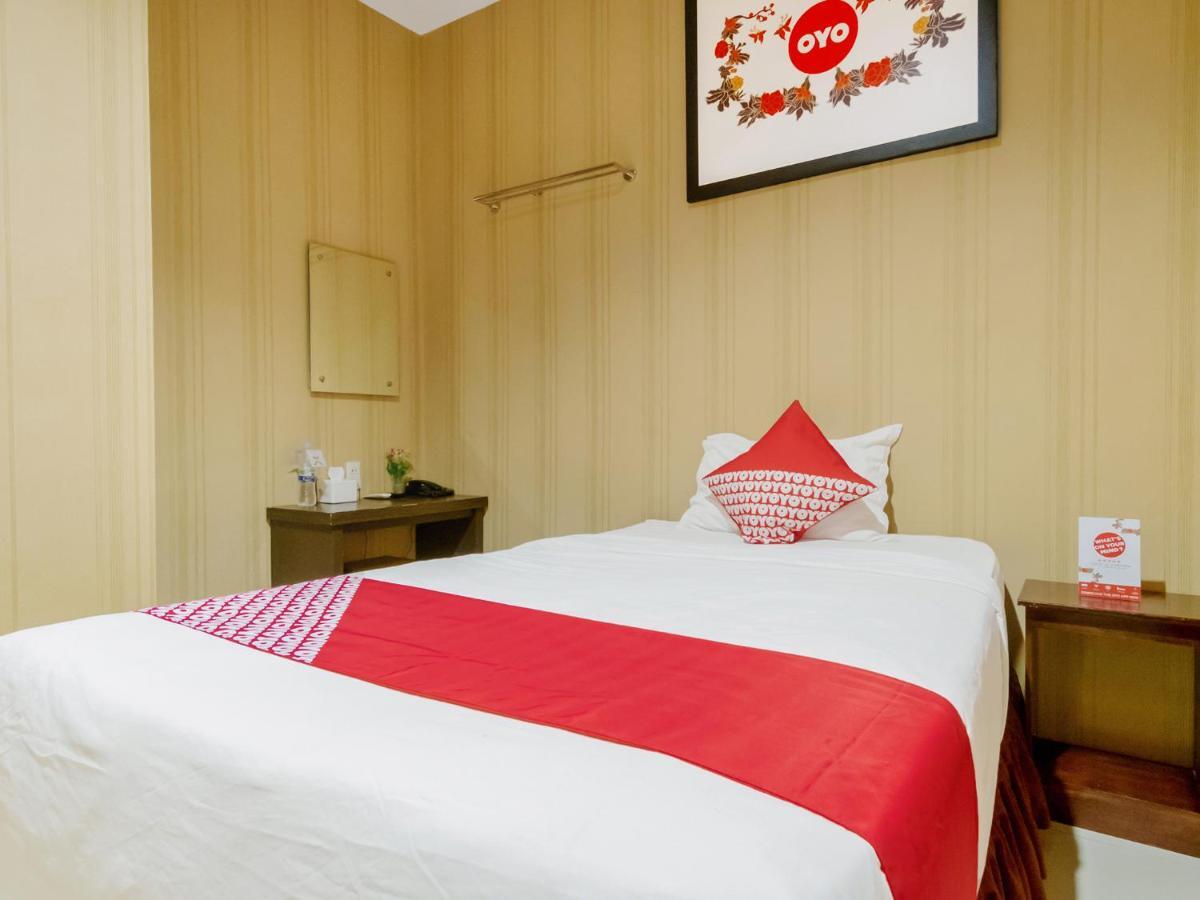 Oyo 741 Hotel Labuhan Raya Medan Exterior foto