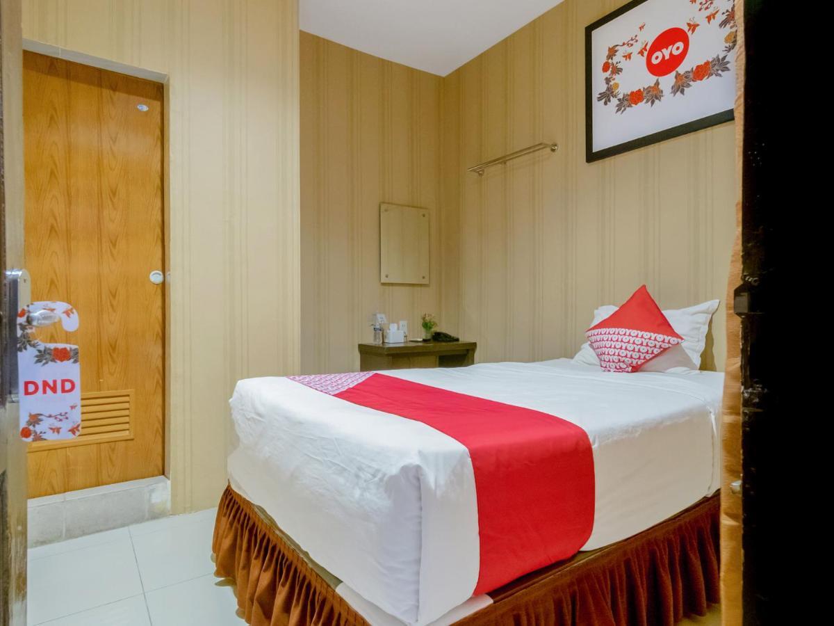 Oyo 741 Hotel Labuhan Raya Medan Exterior foto