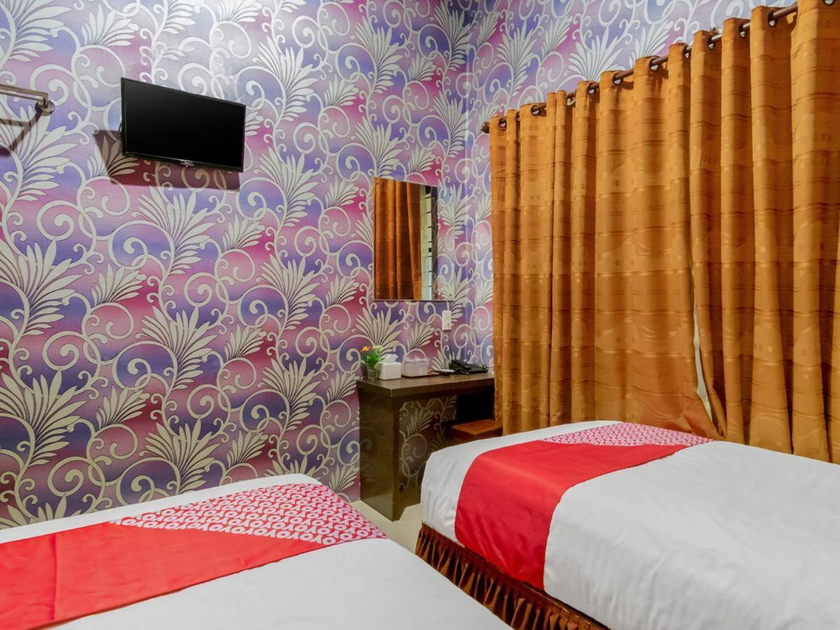 Oyo 741 Hotel Labuhan Raya Medan Exterior foto