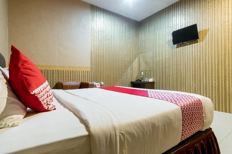 Oyo 741 Hotel Labuhan Raya Medan Exterior foto